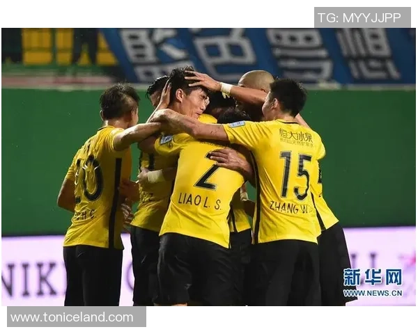 足协杯激战广州富力迎战上海上港全力争夺晋级名额